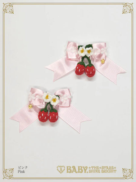 B49HA776 Swinging Strawberry Garden Ribbon Clips