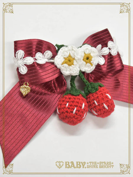 B49HA776 Swinging Strawberry Garden Ribbon Clips