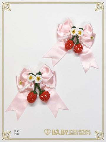 B49HA785 Swing Strawberry Ribbon Clip