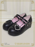 B49SH832 Heart Buckle Shoes