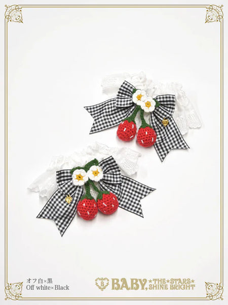 B50CF017 Swinging Strawberry's Happy Berry Present Gingham Cuffs