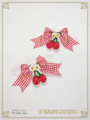 B50CF017 Swinging Strawberry's Happy Berry Present Gingham Cuffs