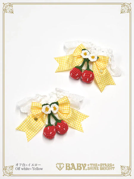 B50CF017 Swinging Strawberry's Happy Berry Present Gingham Cuffs