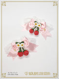 B50CF018 Swinging Strawberry's Happy Berry Present Cuffs