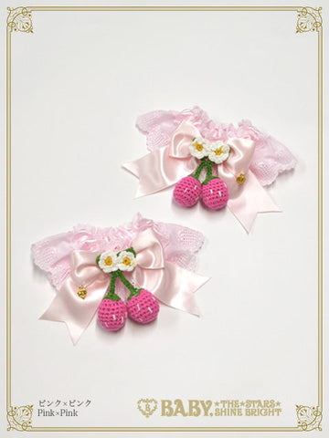 B50CF018 Swinging Strawberry's Happy Berry Present Cuffs