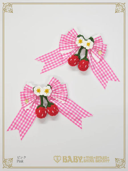 B50HA960 Swinging Strawberry's Happy Berry Present Gingham Ribbon Clips