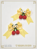 B50HA960 Swinging Strawberry's Happy Berry Present Gingham Ribbon Clips