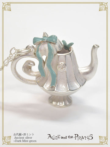P21AC054 Witch's Magical Teapot Necklace