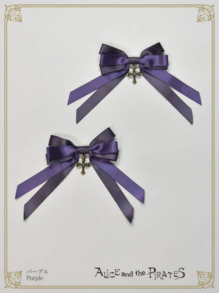 P22HA913 Haunted Carousel Multiple Ribbon Clips