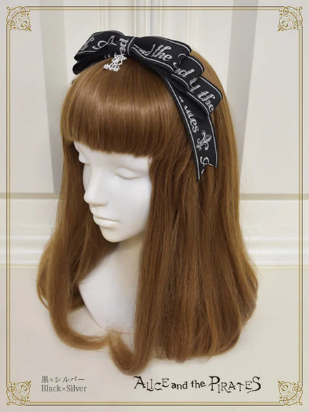 [LOTTERY PRE-ORDER] P22HA943 A/P Logo Ribbon Center Headbow