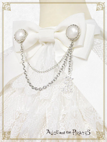 P22OT008 Noir Classic Jabot