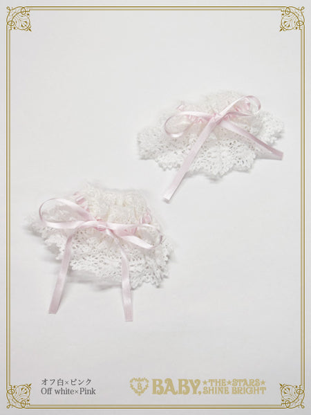B45CF029 Torchon Lace Cuffs